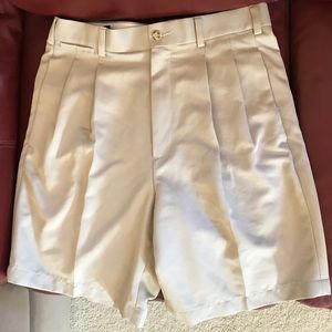 Champions tour pleated men shorts size 32